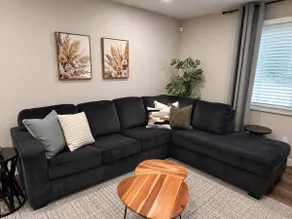 Grand Park | King Suite | Fenced Yard | Sleeps 8 - Image 3