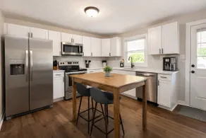 Walk Downtown • King + 2 Queens • Pet Friendly - Image 2