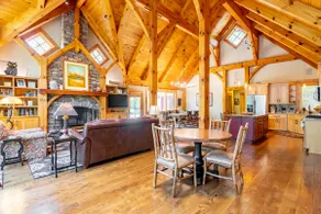 Lemonade Lodge Luxury Lodging on Claytor Lake - Image 5