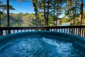 Bear's Den Lakefront Chalet w / Hot Tub Kajaker PaddleBoat WiFi A / C Golf Ski Sled !! - Image 4