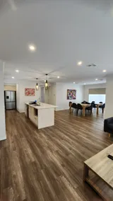 Modern spacious home Wyndham - Image 3
