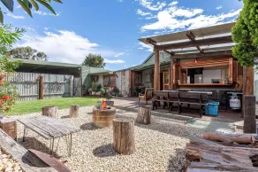 Uniquely Pambula Private haven with spa/hot tub - Image 3