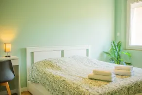 Free parking 3 min walk, Air conditioning, Laundry, Fiber - Image 3