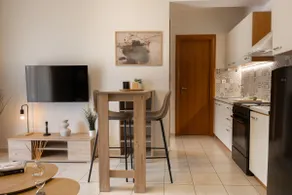 Loupi's Home - Urban Apartment Cozy & Comfortable - Image 5
