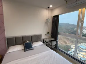 Classy: Studio Apt with Hill & Pond View - Image 2