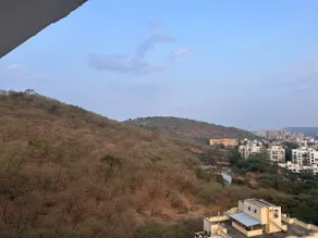 Classy: Studio Apt with Hill & Pond View - Image 5