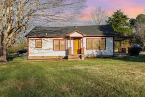 Modern Cozy House In The Heart Of Hillsborough - Image 2