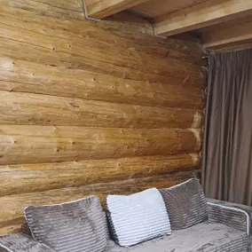 Intimate Chalet - Image 4