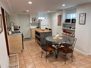 Garden Apartment in Historic Pilsen Arts Area - Image 3