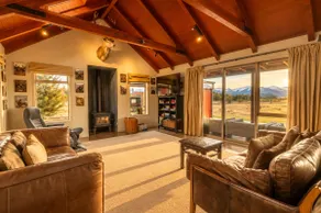 Raspberry Hut, Huge Spaces & Panoramic Views - Image 5