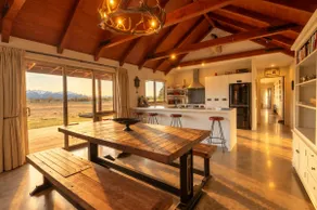 Raspberry Hut, Huge Spaces & Panoramic Views - Image 2