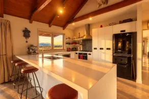 Raspberry Hut, Huge Spaces & Panoramic Views - Image 3