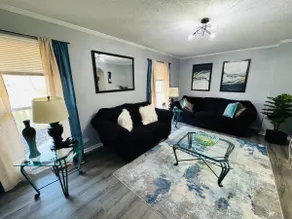Ann’s Abode | Sleeps 8 w/ Garage Lounge - Image 2