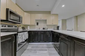 Spacious Suite! - Image 2