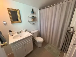 Cozy Lakefront Cabin Retreat - Image 4