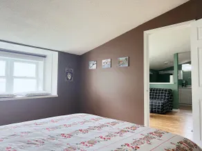 Garden View 1 Bedroom Suit in Merrickville - Image 5