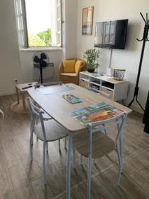 Charming cozy apartment in the heart of Rochefort 2* - Image 4