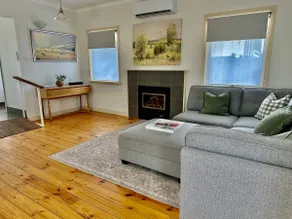 Cottage on High - Image 4