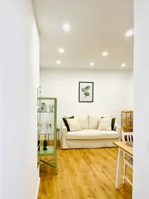 Serene and Minimalist Apartment/Heart of Malaga - Image 4