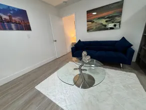 Modern Apartment Miami Oasis - Image 3
