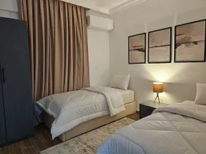 Ground floor apartment with 3 bedrooms and a living room - Image 4