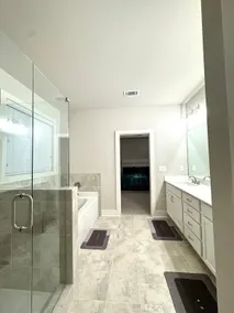 Modern & Spacious Home in Duluth - Image 2