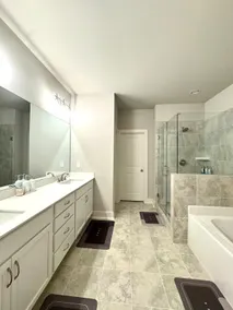 Modern & Spacious Home in Duluth - Image 3
