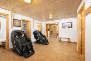 Grant's Lodge+Hotub+Pickleball+AC+8min2Yellowstone - Image 5