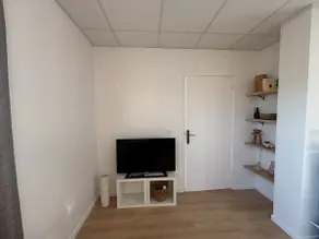 2-bedroom apartment with terrace - Image 4