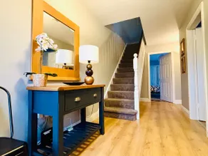 Boru Walk Townhouse -Stylish & Modern Holiday Home - Image 5