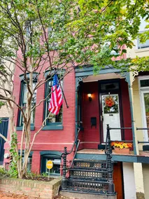 Comfort & Convenience on Capitol Hill - Image 4