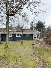 Charming log cabin close to the water and Hou - Image 2