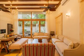 2-BHK Escape W/Pool, Steam Room & Comp breakfast - Image 3