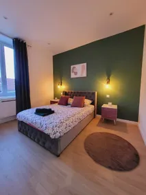 Cozy 2-bedroom with terrace - Image 2