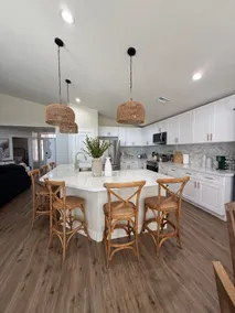 Spacious Renovated 4BR – Sleeps 10 in Surprise - Image 2