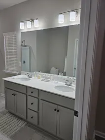 Beautiful New Home. - Image 3