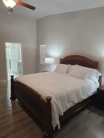 Beautiful New Home. - Image 4