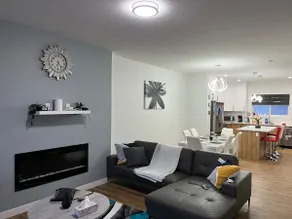 3BR Home•2.5BA• Sleeps 10 + Garage Family-Friendly - Image 2