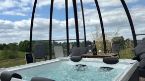 Exceptional Villa: Jacuzzi, Pétanque, Nature. - Image 2