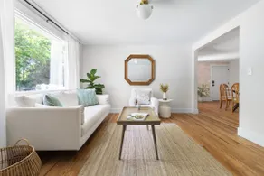 King Master•historic•2 blocks off Main St• w/crib - Image 2