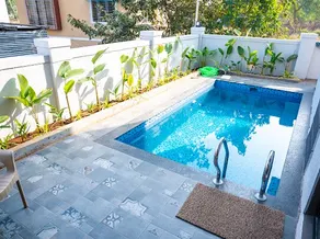 Luxurious Villa with Modern Pool WiFi - Image 4