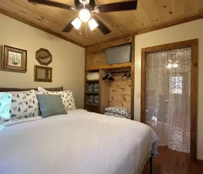 Fairy Forest Cabin with Hot Tub at Table Rock - Image 2