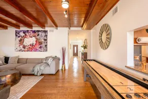 Luxury enchanting home downtown - Image 2