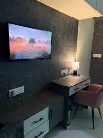 Elegant Studio Apt in West Delhi - Image 3