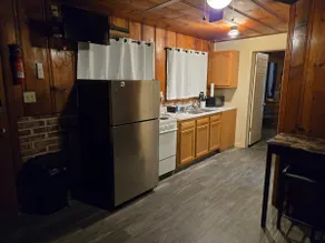Shadrack Resort Cabin 8 - Image 4