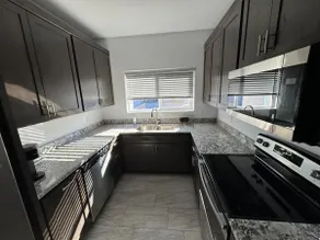 Vince’s Townhome - Image 2