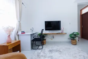Modern Urban Retreat 2/BR: Pool, Gym, WiFi & More! - Image 3