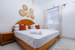 Modern Urban Retreat 2/BR: Pool, Gym, WiFi & More! - Image 2