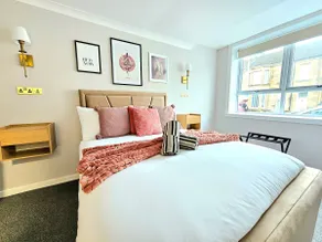 Warm & Cosy Home in Glasgow - Image 2