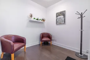 Modern Downtown Unionville Stay - Image 4